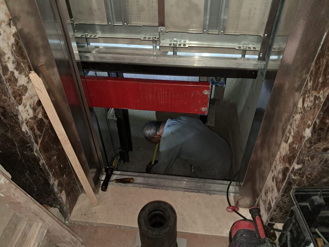 Cabine d'ascenseur installée par TGI dans un immeuble à Casablanca
