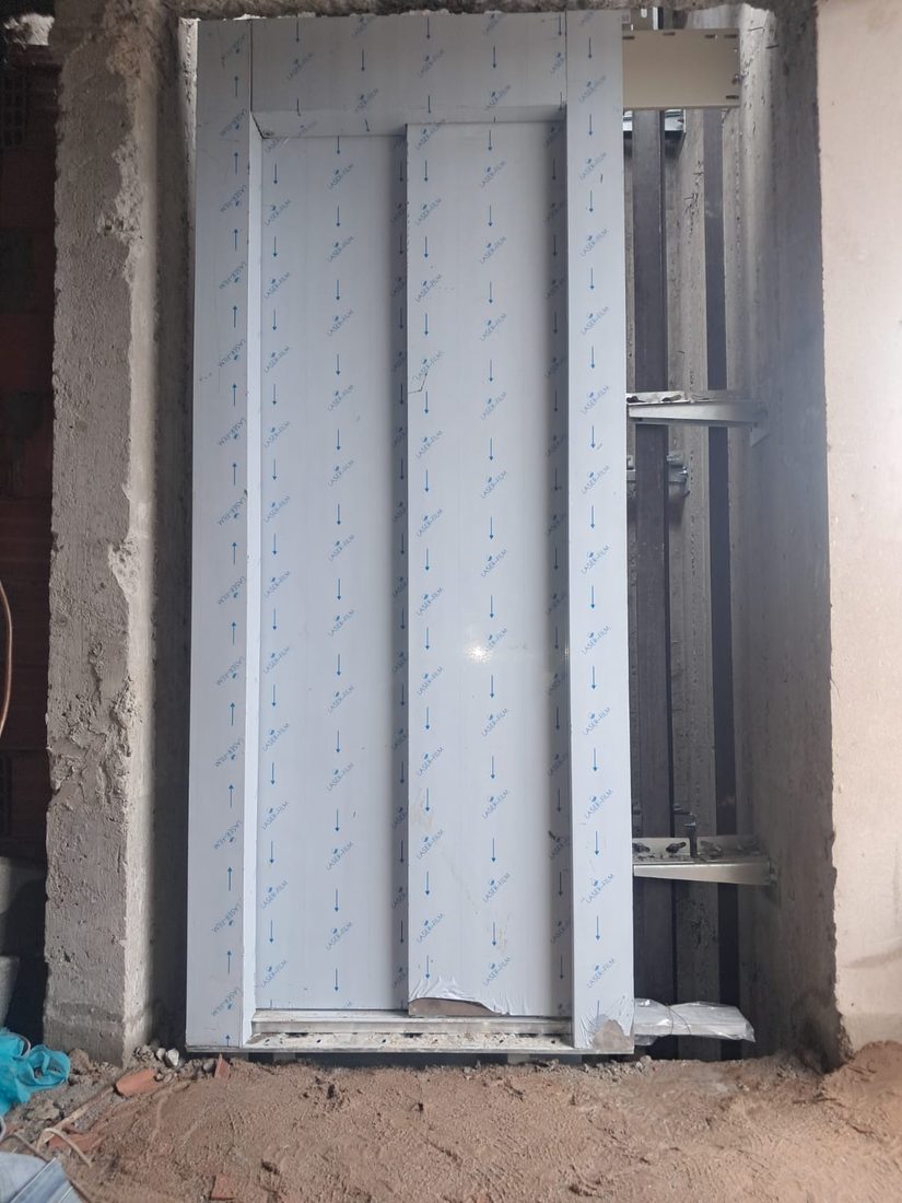 Portes palières d'ascenseur neuves installées par TGI